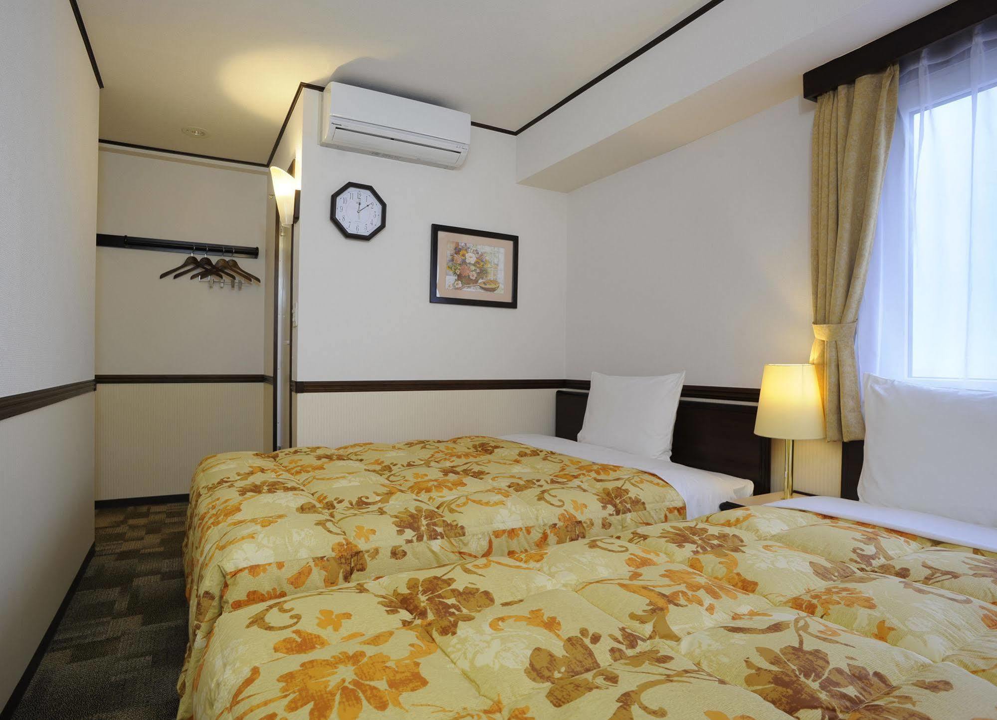 Toyoko Inn Shonan Hiratsuka Eki Kita Guchi No 2 Exterior foto