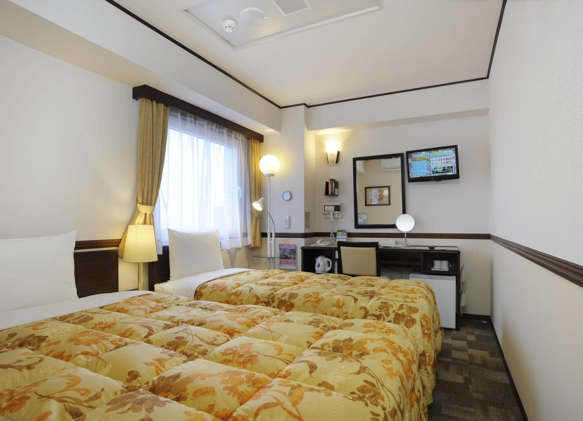 Toyoko Inn Shonan Hiratsuka Eki Kita Guchi No 2 Exterior foto